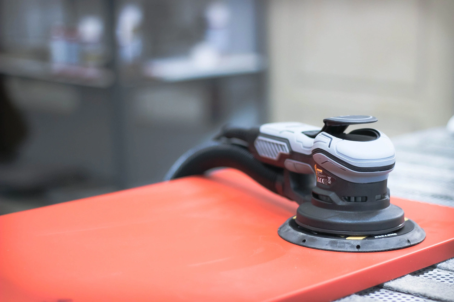 Бесщеточные шлифовальные машинки ONETECH: Обзор моделей NT09E-550CB и NT09E-525CB