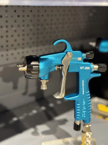 ручной пневматический краскораспылитель onetech nt-200, нижняя подача, голова mp, сопло 1,5 мм