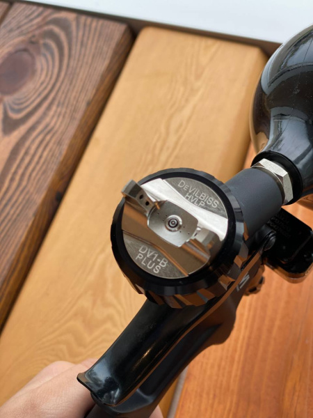 краскопульт малярный devilbiss dv1-c-bar-13-b+ 1,3 дюза с бачком и манометром для базы