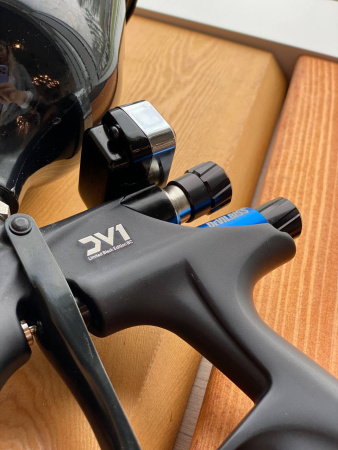 краскопульт малярный devilbiss dv1-c-bar-13-b+ 1,3 дюза с бачком и манометром для базы