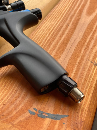краскопульт малярный devilbiss dv1-c-bar-13-b+ 1,3 дюза с бачком и манометром для базы